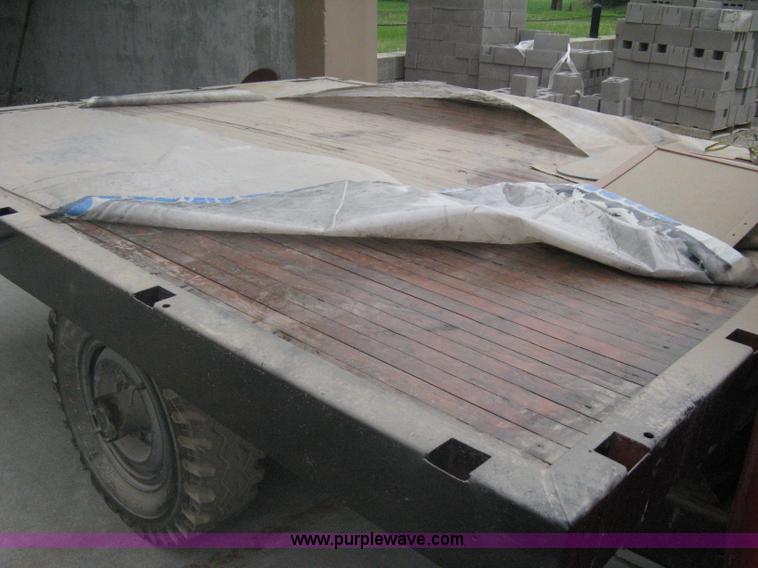 image for item A6162 1946 International K3-214 flatbed truck