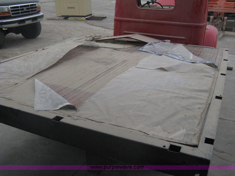 image for item A6162 1946 International K3-214 flatbed truck