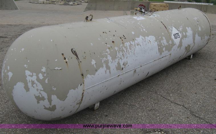 image for item A6169 1,000 gallon propane tank