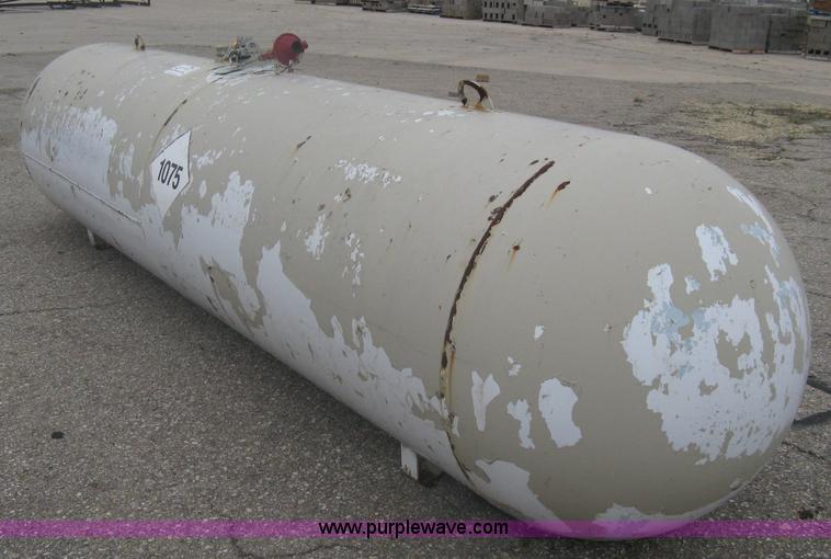 image for item A6169 1,000 gallon propane tank
