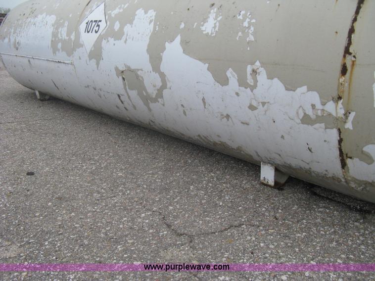 image for item A6169 1,000 gallon propane tank