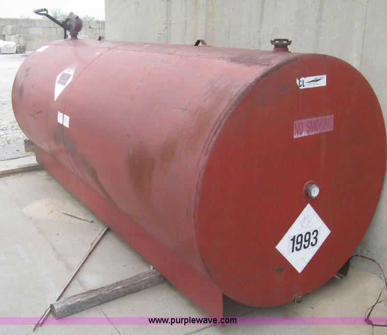 image for item A6177 Skid mounted 1,000 gallon fuel tank
