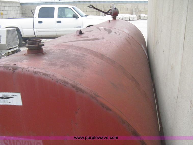 image for item A6177 Skid mounted 1,000 gallon fuel tank