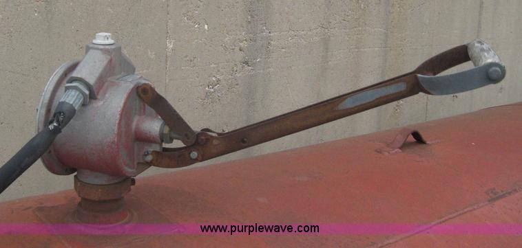 image for item A6177 Skid mounted 1,000 gallon fuel tank