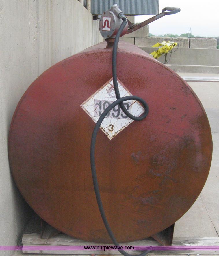 image for item A6177 Skid mounted 1,000 gallon fuel tank
