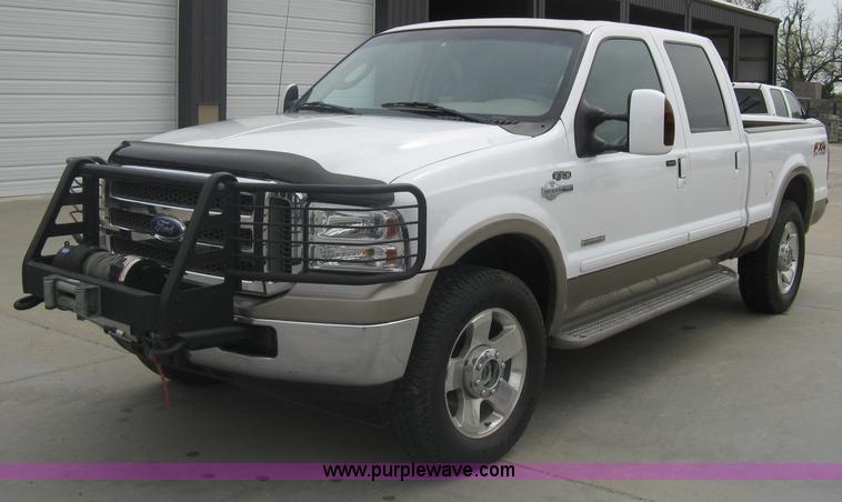 image for item A6182 2006 Ford F250 Lariat Super Duty King Ranch crew cab pickup truck