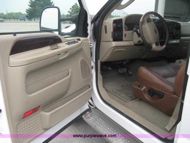 image for item A6182 2006 Ford F250 Lariat Super Duty King Ranch crew cab pickup truck