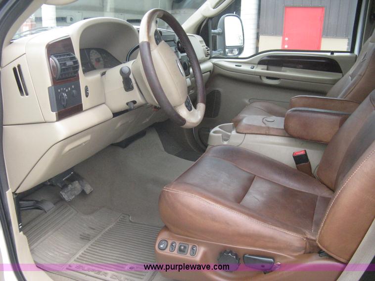 image for item A6182 2006 Ford F250 Lariat Super Duty King Ranch crew cab pickup truck