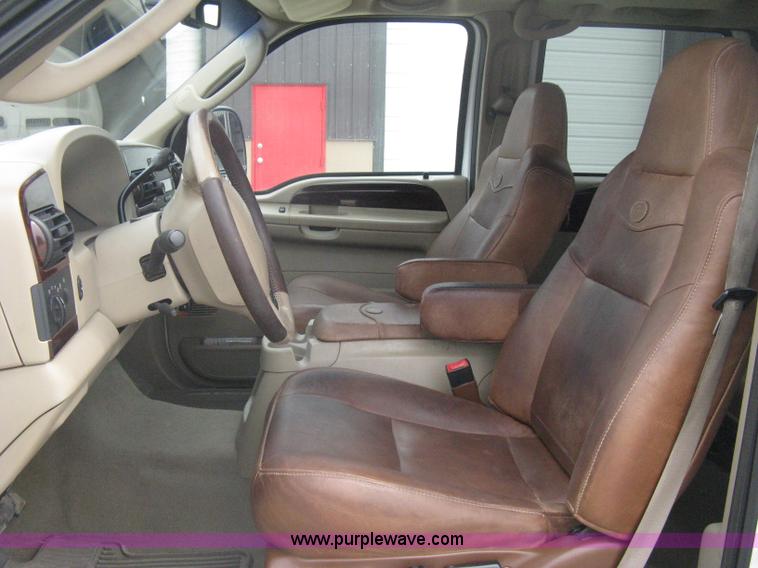 image for item A6182 2006 Ford F250 Lariat Super Duty King Ranch crew cab pickup truck