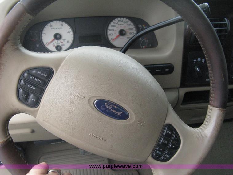 image for item A6182 2006 Ford F250 Lariat Super Duty King Ranch crew cab pickup truck