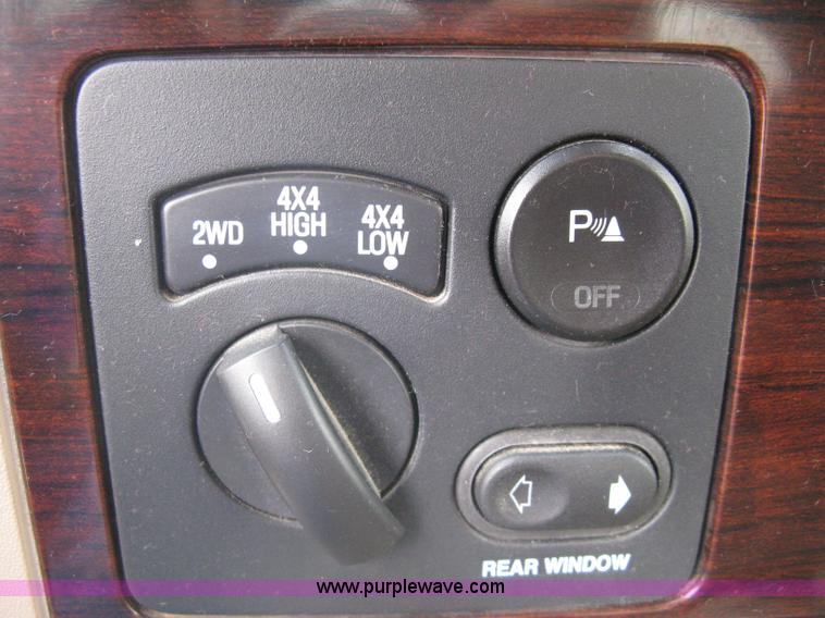 image for item A6182 2006 Ford F250 Lariat Super Duty King Ranch crew cab pickup truck