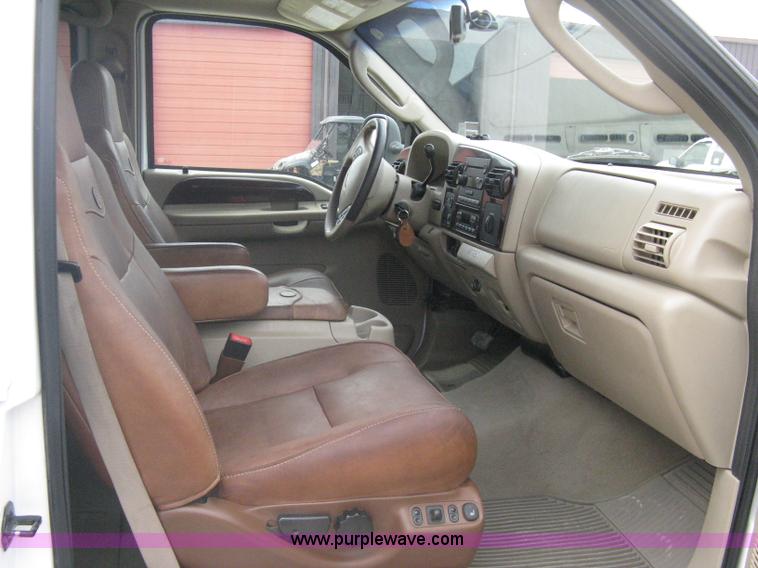 image for item A6182 2006 Ford F250 Lariat Super Duty King Ranch crew cab pickup truck