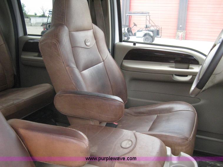 image for item A6182 2006 Ford F250 Lariat Super Duty King Ranch crew cab pickup truck