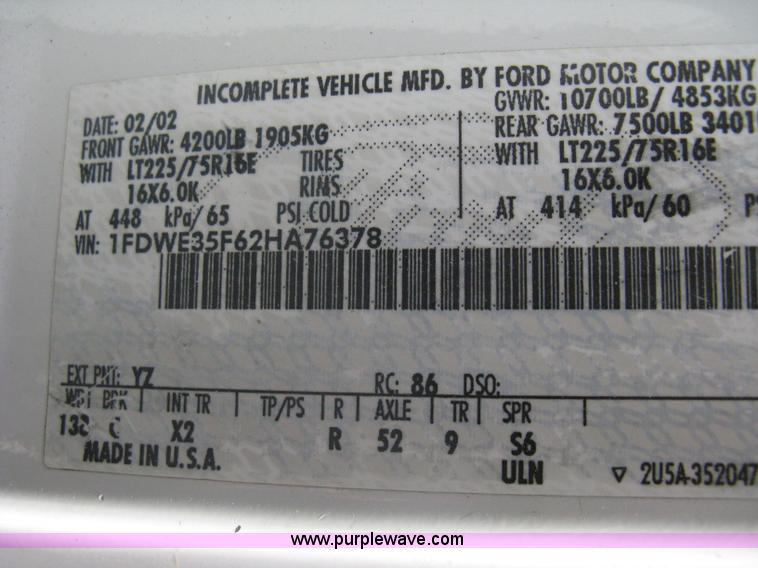 image for item A6310 2002 Ford E350 Super Duty passenger van