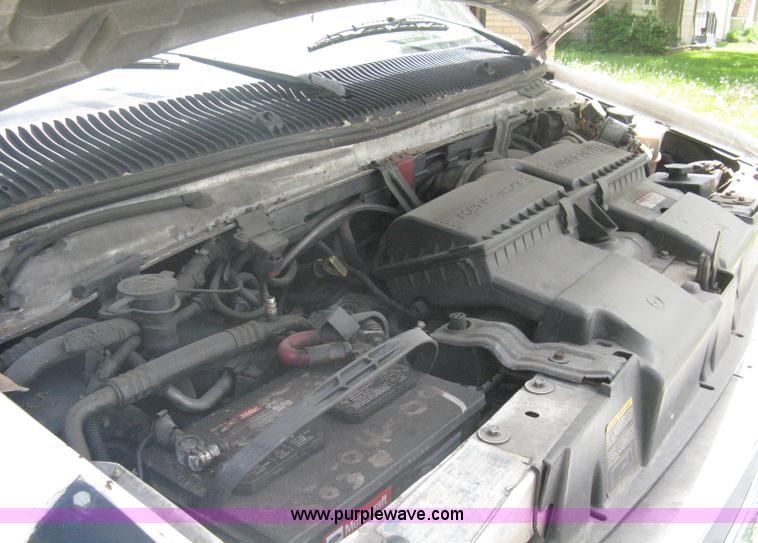 image for item A6310 2002 Ford E350 Super Duty passenger van