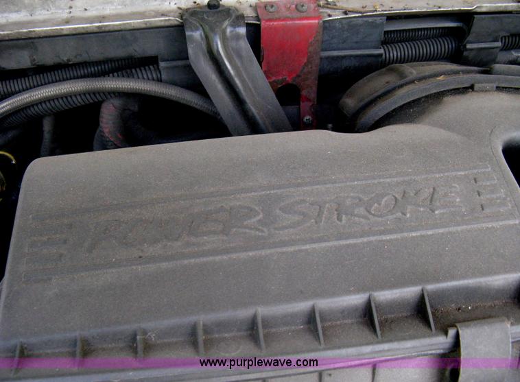 image for item A6310 2002 Ford E350 Super Duty passenger van