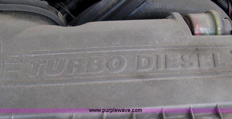 image for item A6310 2002 Ford E350 Super Duty passenger van