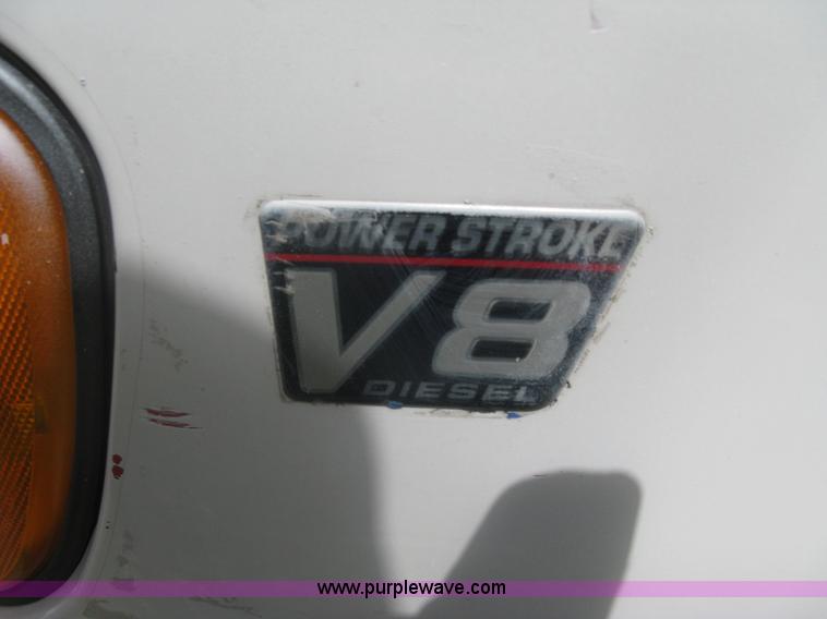 image for item A6310 2002 Ford E350 Super Duty passenger van