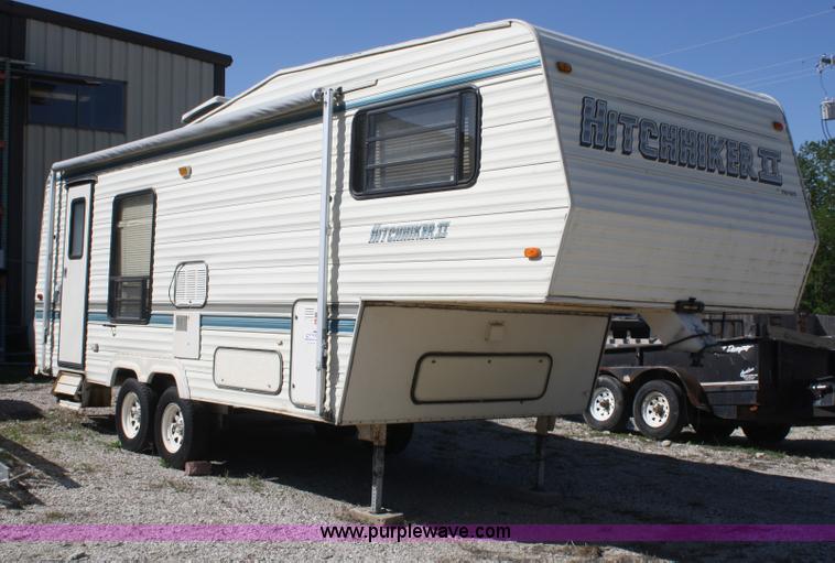 image for item A6604 1990 Nu-Wa Hitchhiker 25' fifth wheel camper