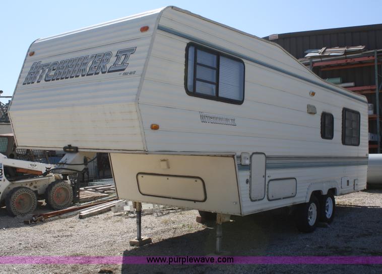 image for item A6604 1990 Nu-Wa Hitchhiker 25' fifth wheel camper