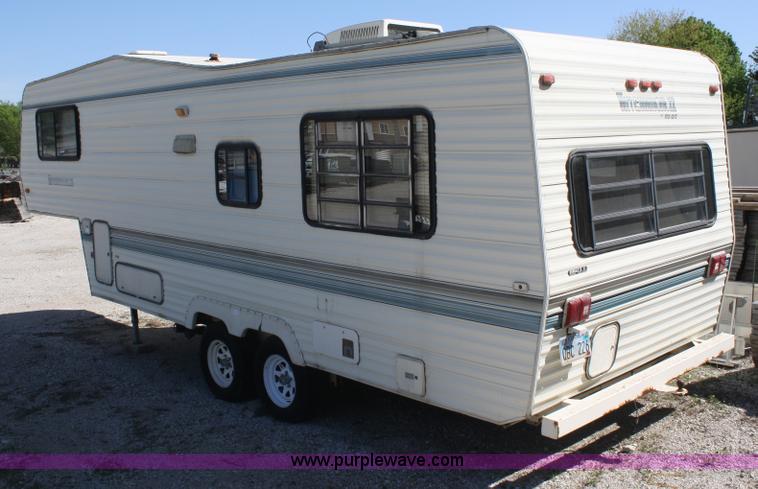 image for item A6604 1990 Nu-Wa Hitchhiker 25' fifth wheel camper