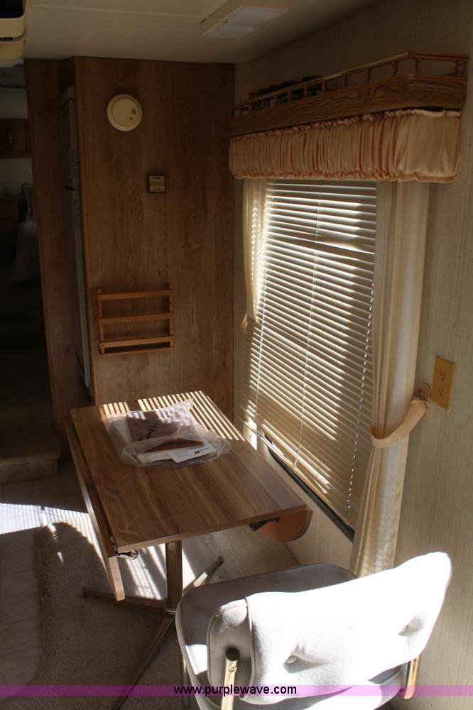 image for item A6604 1990 Nu-Wa Hitchhiker 25' fifth wheel camper