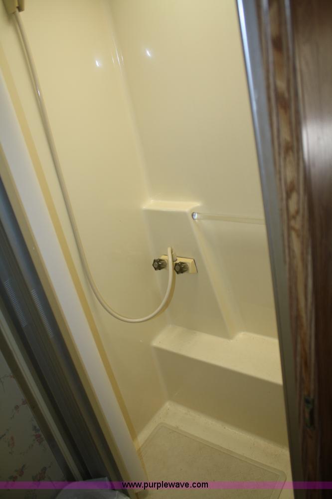 image for item A6604 1990 Nu-Wa Hitchhiker 25' fifth wheel camper