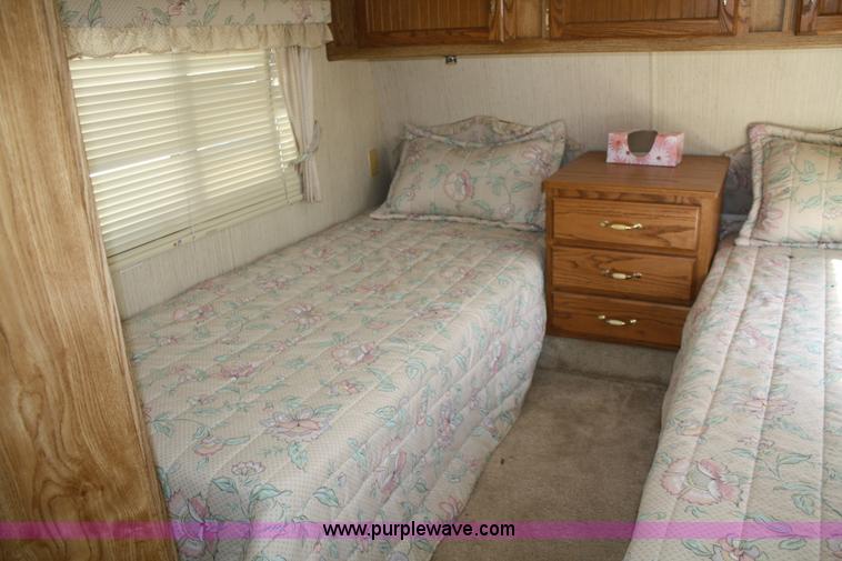 image for item A6604 1990 Nu-Wa Hitchhiker 25' fifth wheel camper