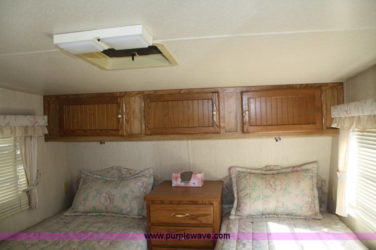 image for item A6604 1990 Nu-Wa Hitchhiker 25' fifth wheel camper