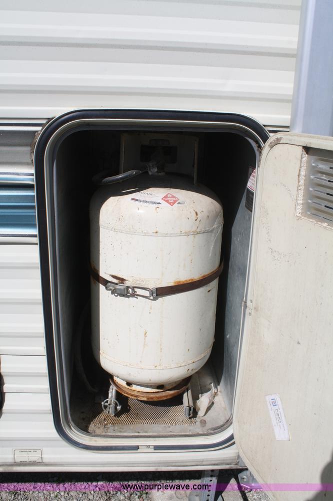 image for item A6604 1990 Nu-Wa Hitchhiker 25' fifth wheel camper