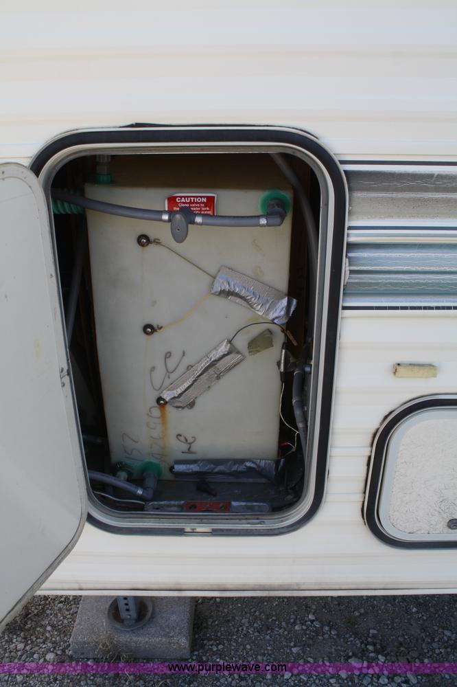 image for item A6604 1990 Nu-Wa Hitchhiker 25' fifth wheel camper