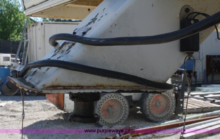 image for item A6604 1990 Nu-Wa Hitchhiker 25' fifth wheel camper