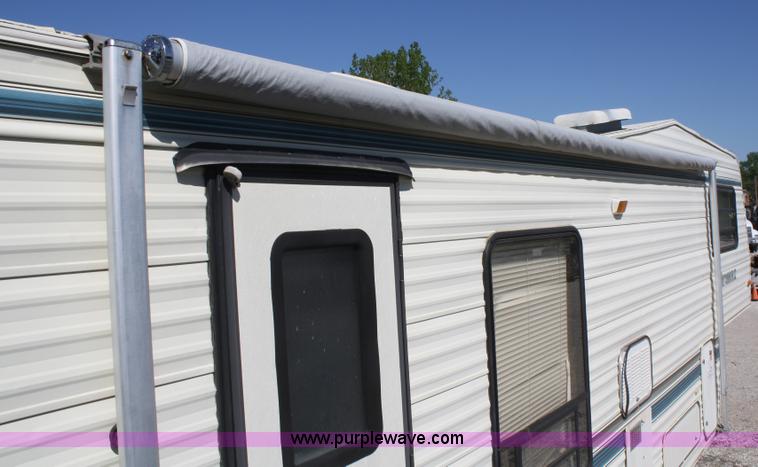 image for item A6604 1990 Nu-Wa Hitchhiker 25' fifth wheel camper