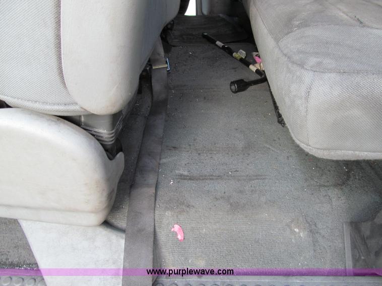 image for item A8209 2004 Ford F250 XLT SuperCab pickup truck