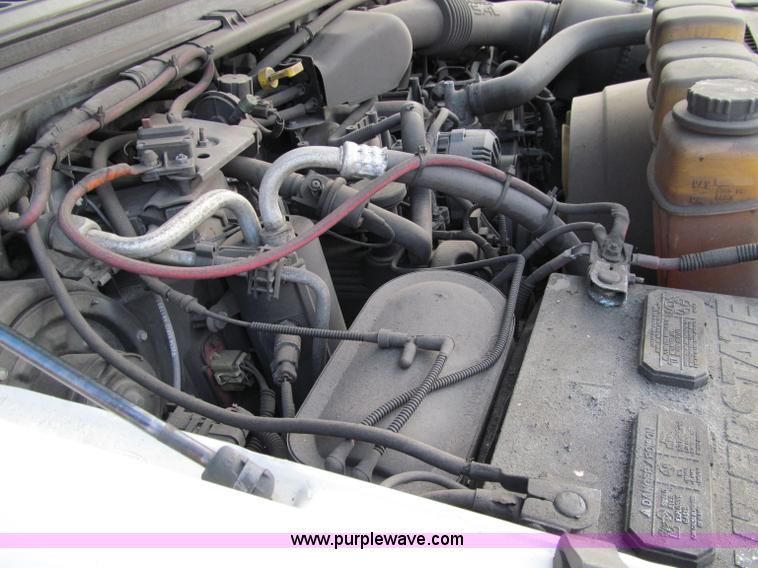 image for item A8209 2004 Ford F250 XLT SuperCab pickup truck