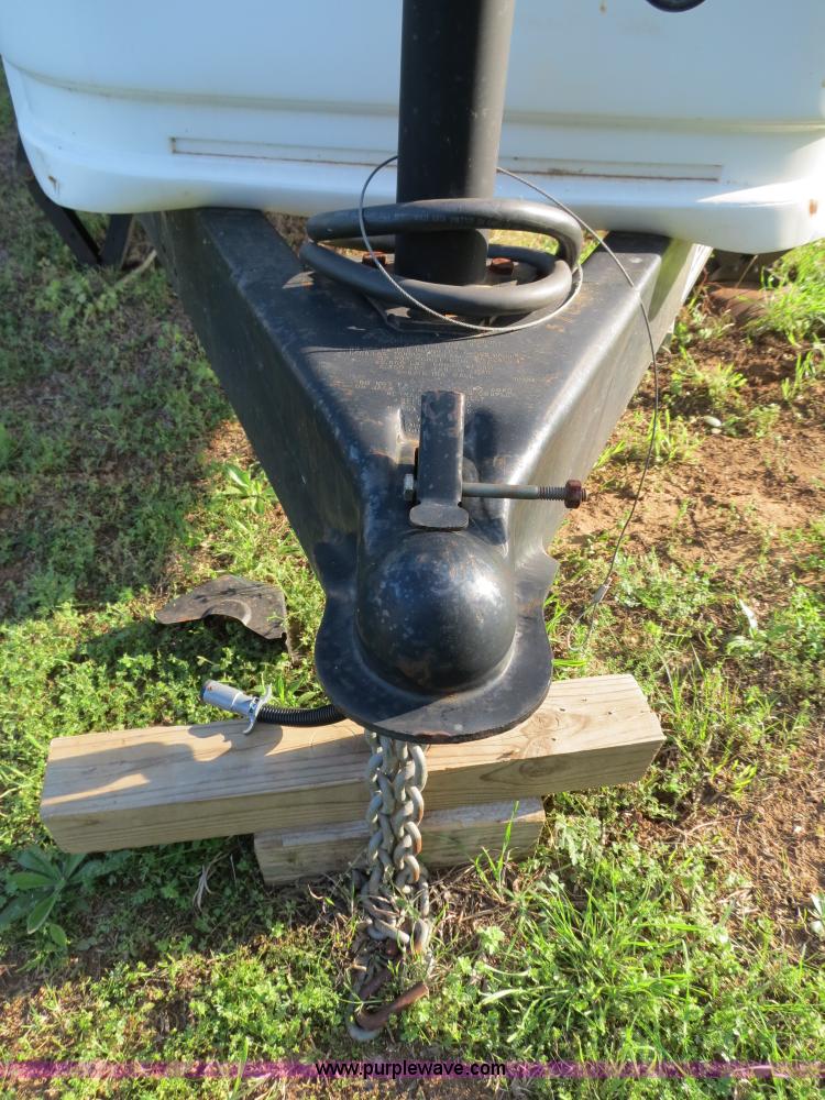 image for item B2278 2003 Fourwinds 31B-DSL 31' travel trailer