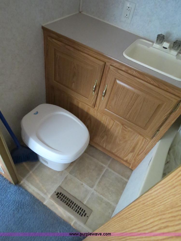 image for item B2278 2003 Fourwinds 31B-DSL 31' travel trailer