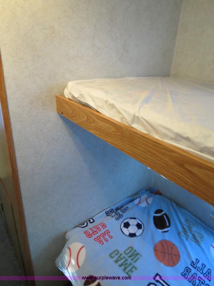 image for item B2278 2003 Fourwinds 31B-DSL 31' travel trailer