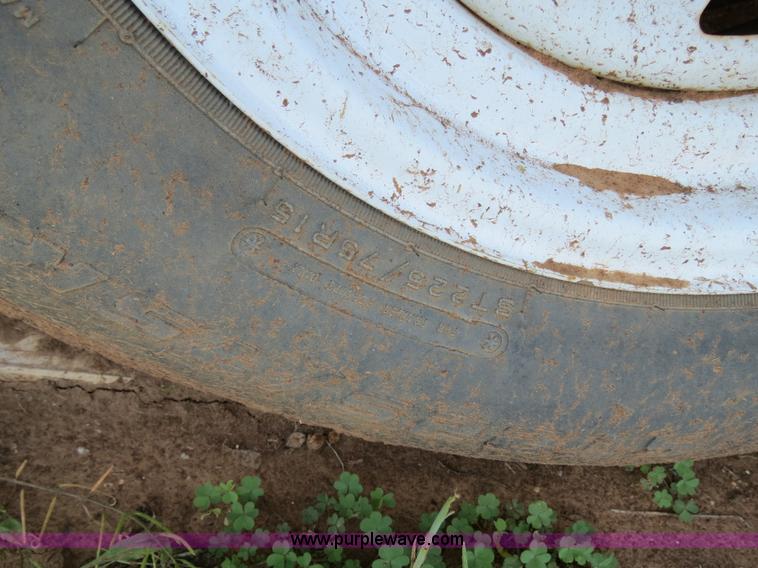 image for item B2278 2003 Fourwinds 31B-DSL 31' travel trailer