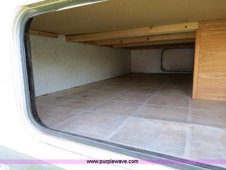 image for item B2278 2003 Fourwinds 31B-DSL 31' travel trailer