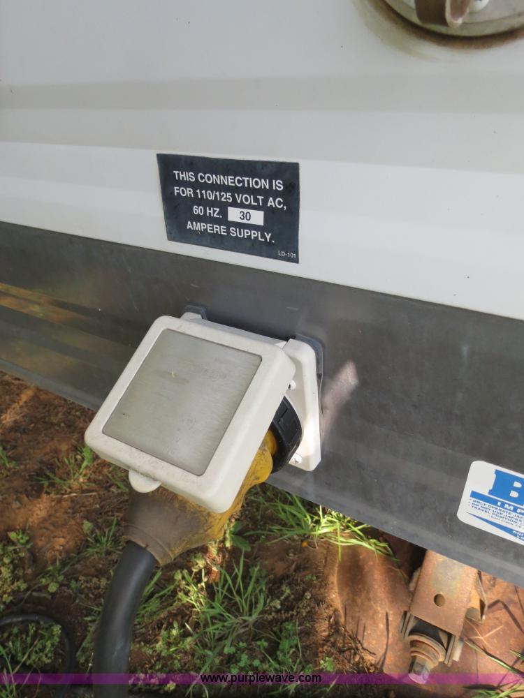 image for item B2278 2003 Fourwinds 31B-DSL 31' travel trailer