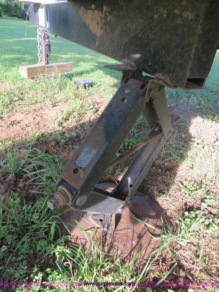 image for item B2278 2003 Fourwinds 31B-DSL 31' travel trailer