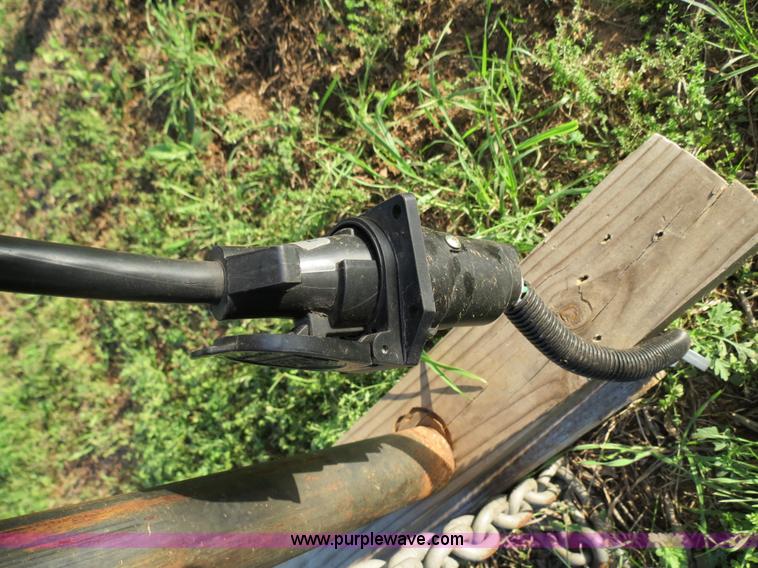 image for item B2278 2003 Fourwinds 31B-DSL 31' travel trailer