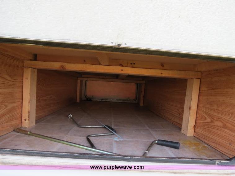 image for item B2278 2003 Fourwinds 31B-DSL 31' travel trailer