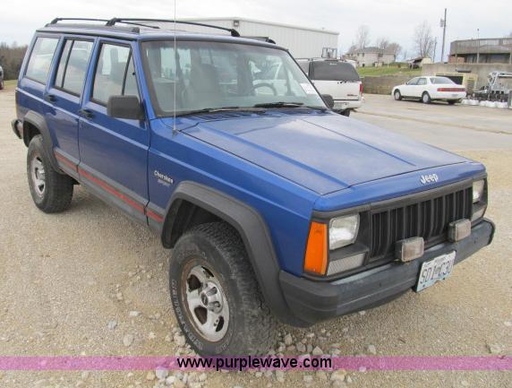 image for item B2649 1995 Jeep Cherokee Sport SUV