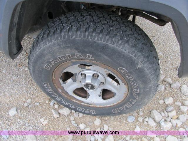 image for item B2649 1995 Jeep Cherokee Sport SUV