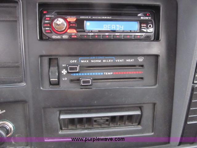 image for item B2649 1995 Jeep Cherokee Sport SUV