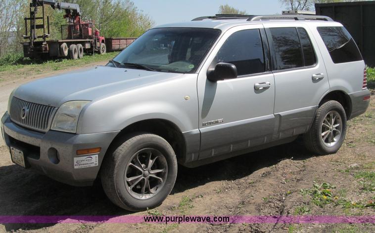 image for item B5125 2002 Mercury Mountaineer SUV