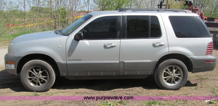 image for item B5125 2002 Mercury Mountaineer SUV