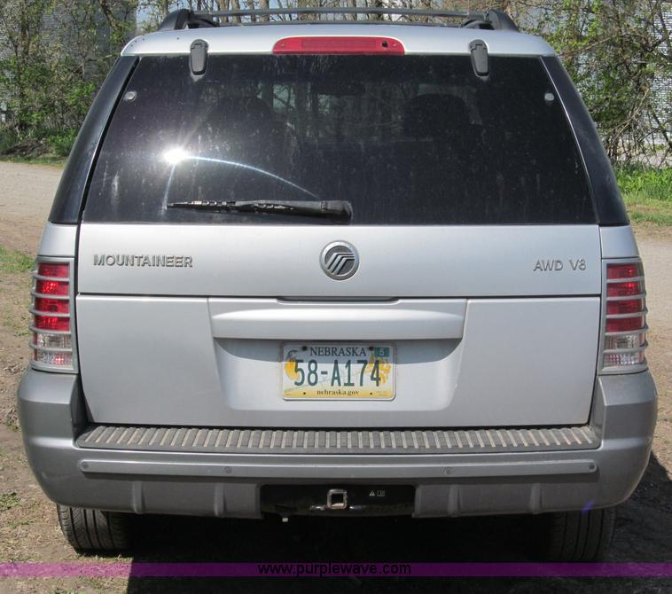 image for item B5125 2002 Mercury Mountaineer SUV